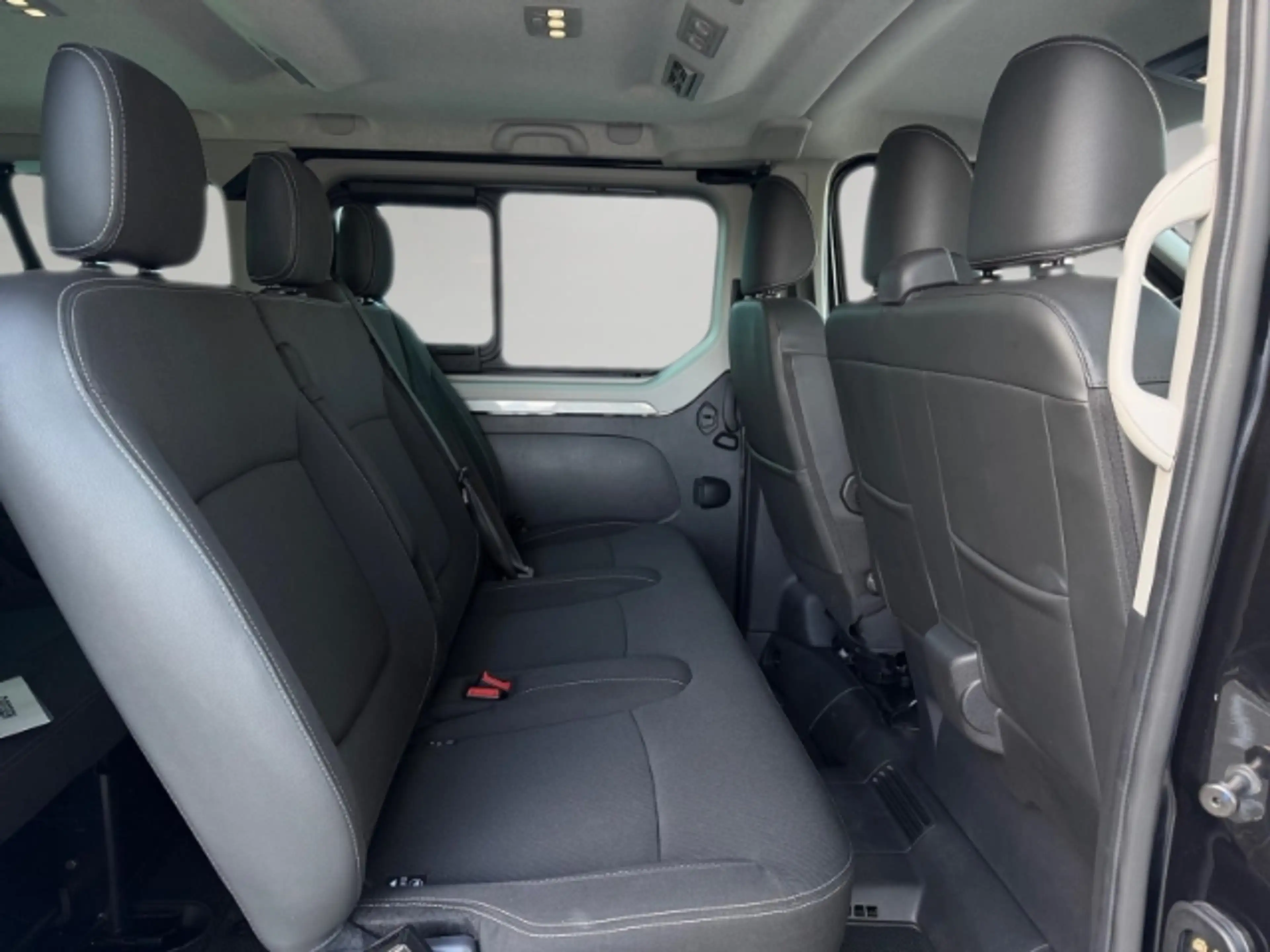 Renault Trafic L2H1 3,0t BLUE 150 EU6e Combi Grand Evolution Blue — photo 13