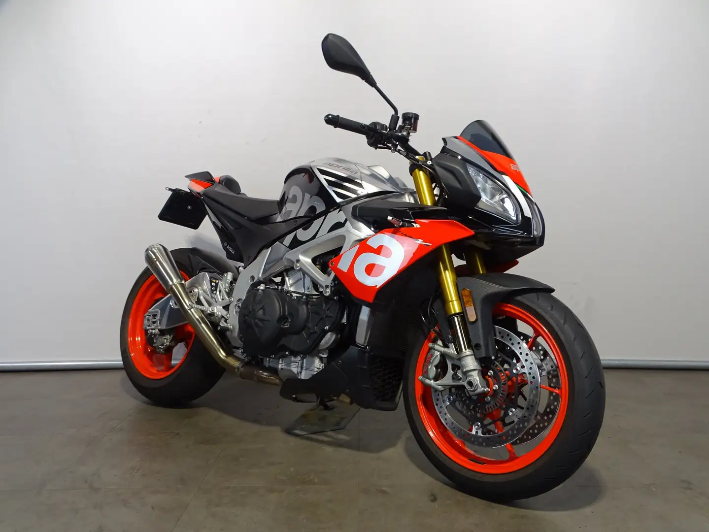 Aprilia Tuono V4 1100 FACT SUPERPOLE Noir - 2
