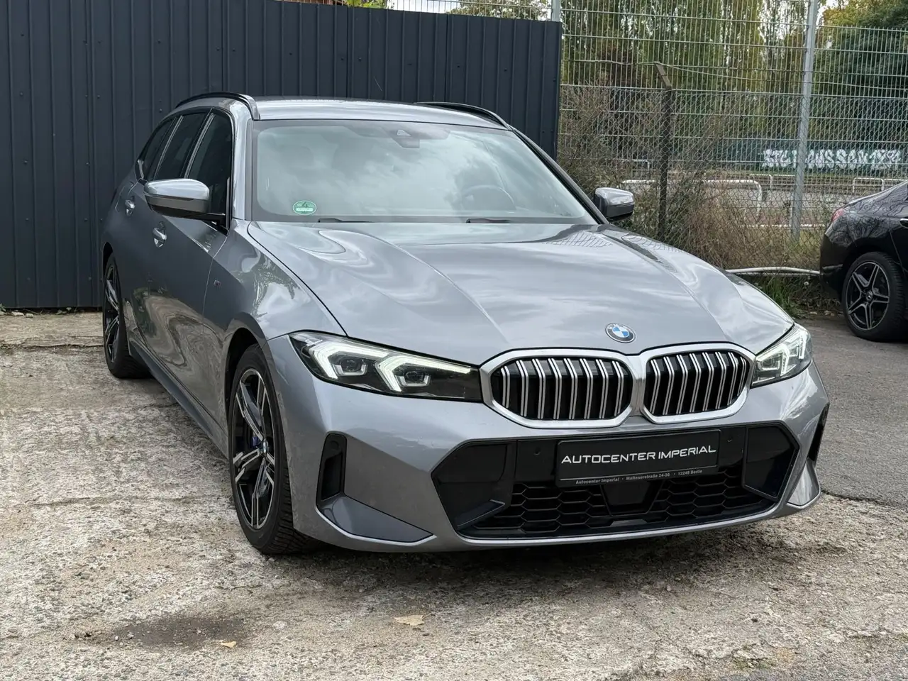 BMW 330 i Touring M Sport/R.Kamera/Spur/ACC/Apple-Car — photo 1 of 28