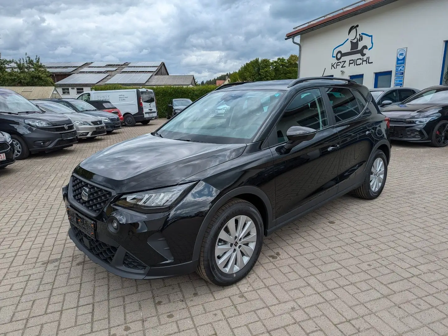 SEAT Arona Style Edition 1,0TSI DSG,LED,SHZ,ALU,PDC Negru - 2