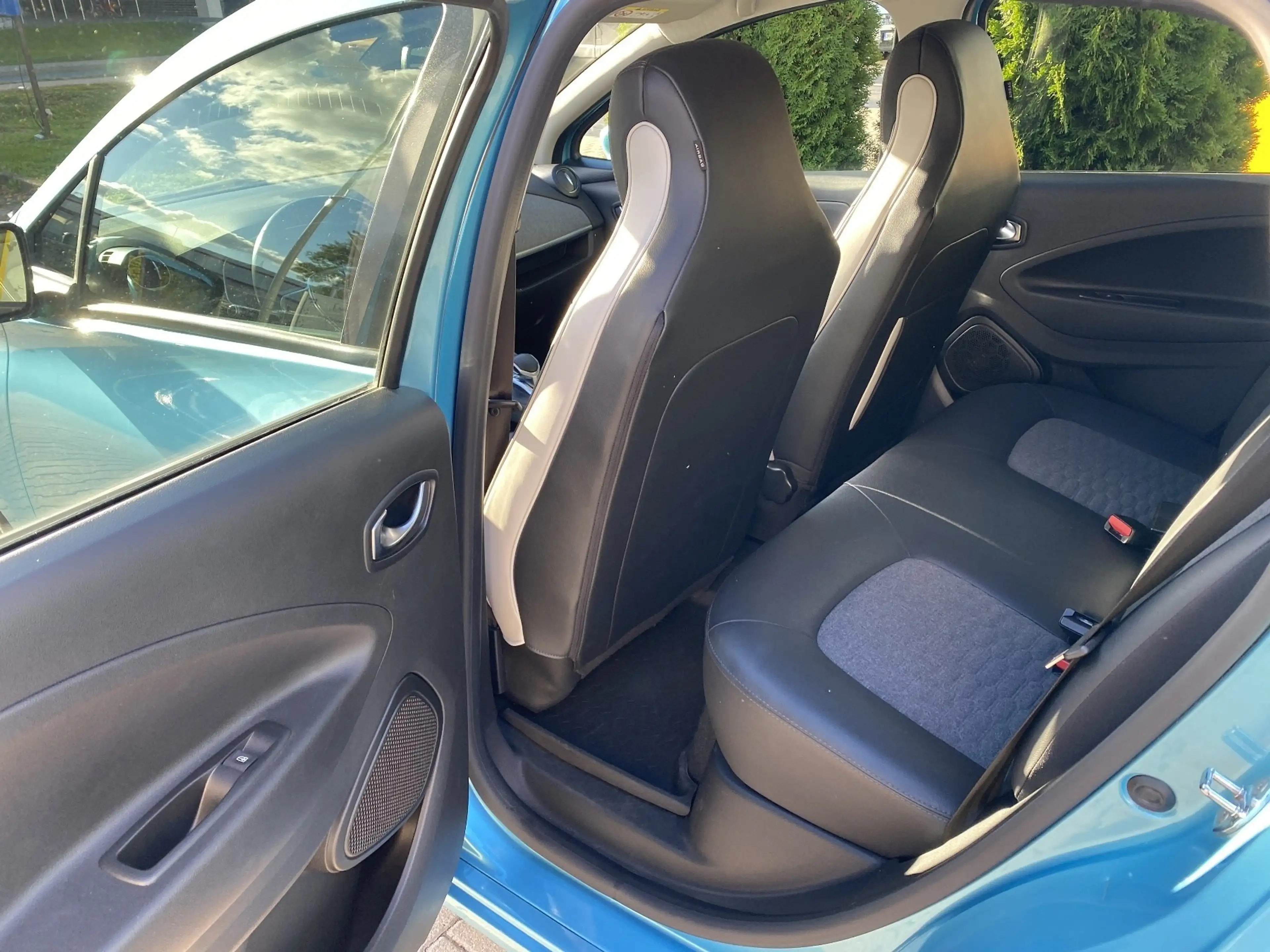 Renault ZOE Intens — photo 8