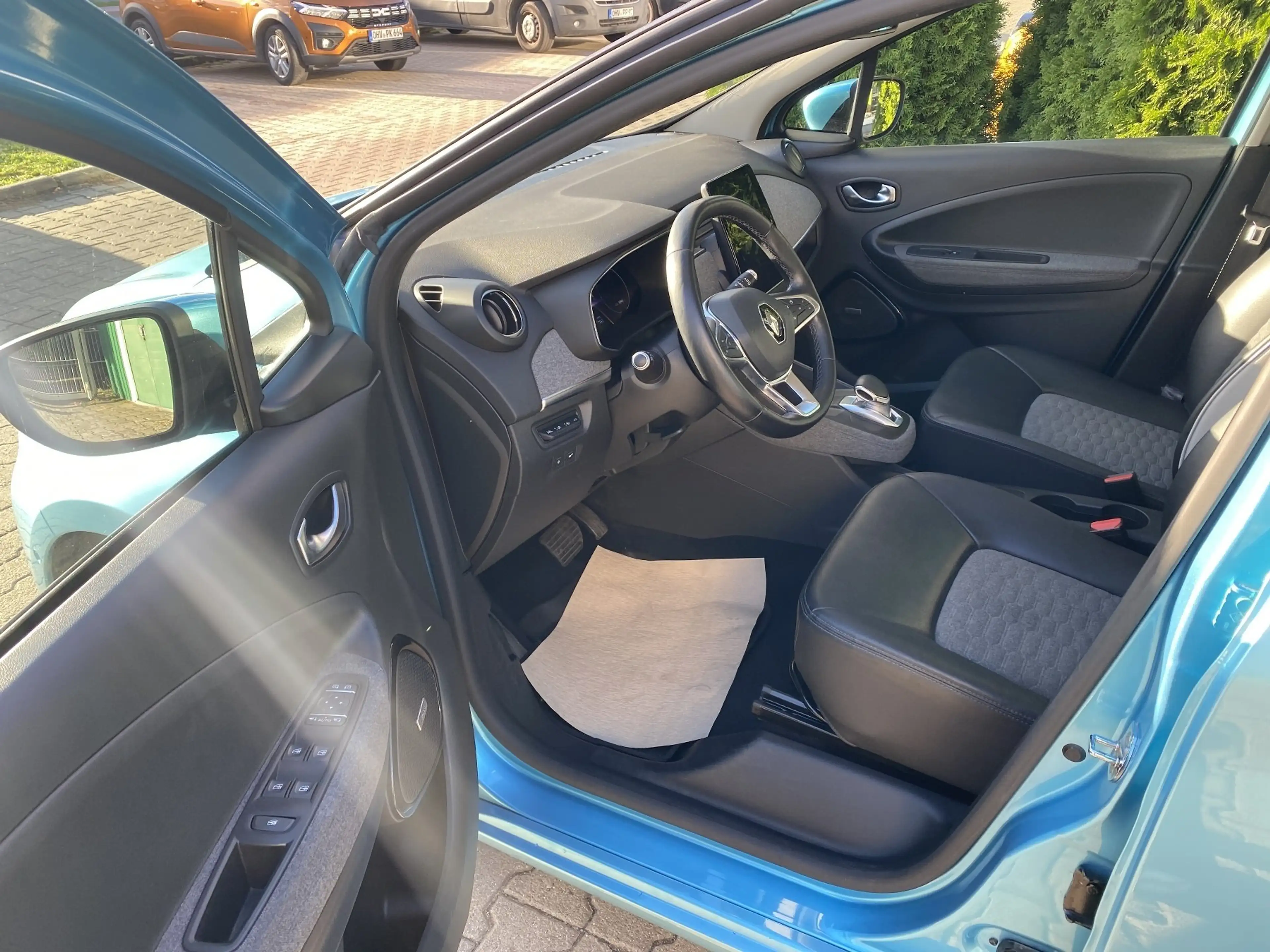 Renault ZOE Intens — photo 10