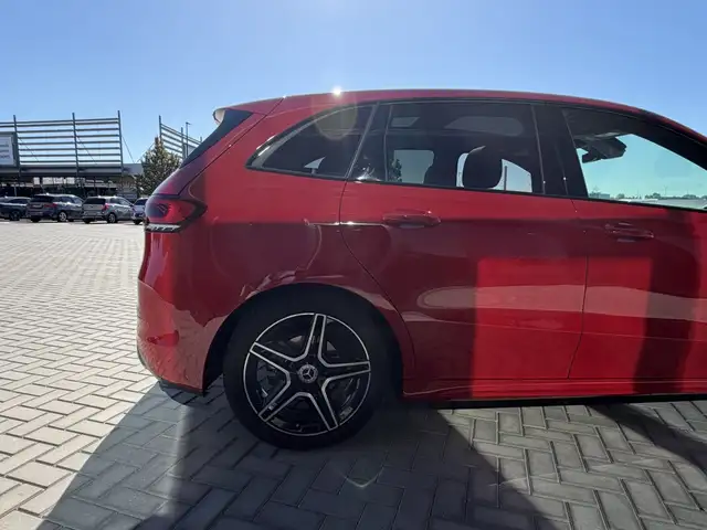 Mercedes-Benz B-Class view 3
