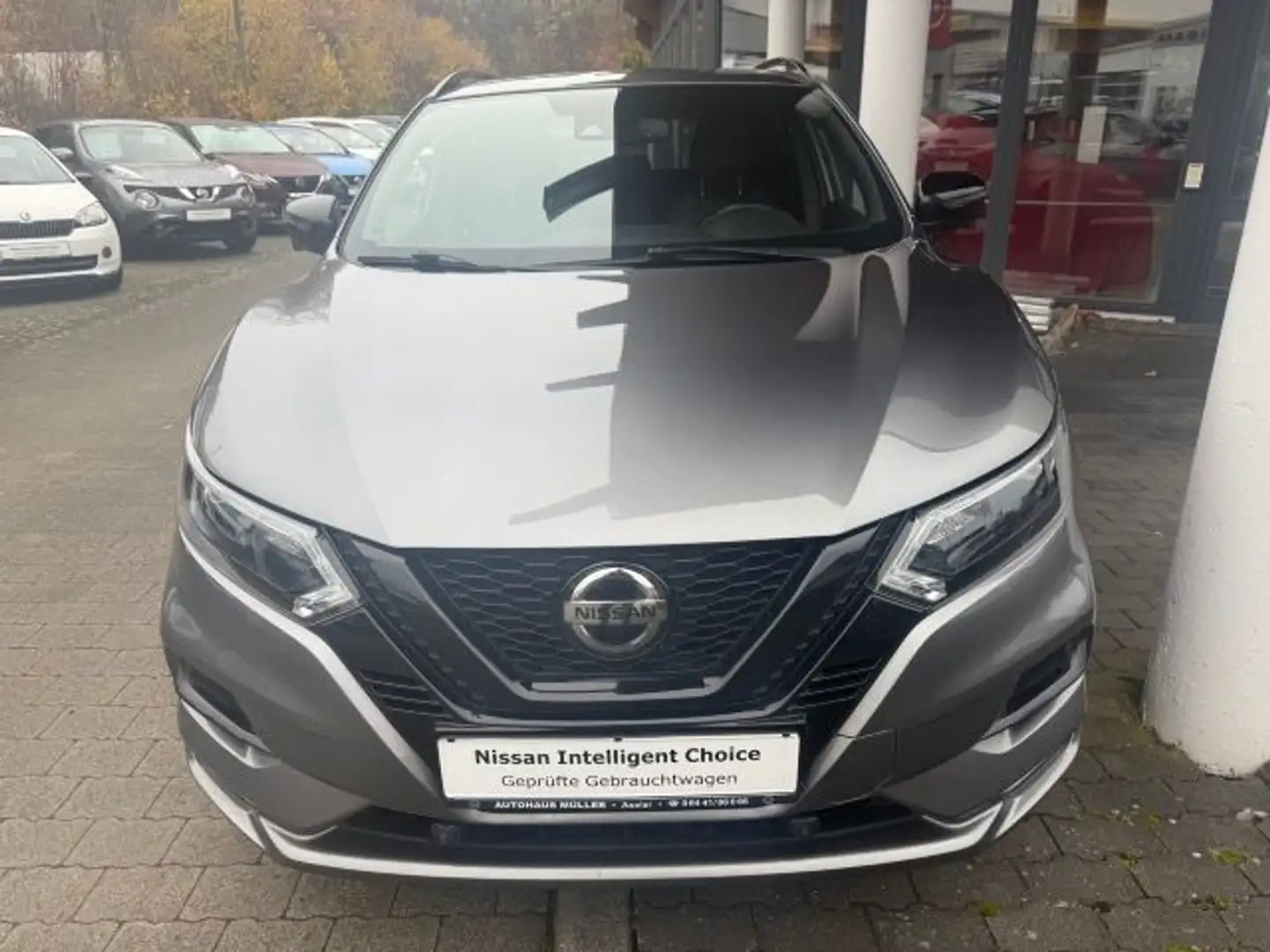 Nissan Qashqai QASHQAI 1,7dci N-Tec 4x4 360°Kamera Leder NAVI Grau - 2
