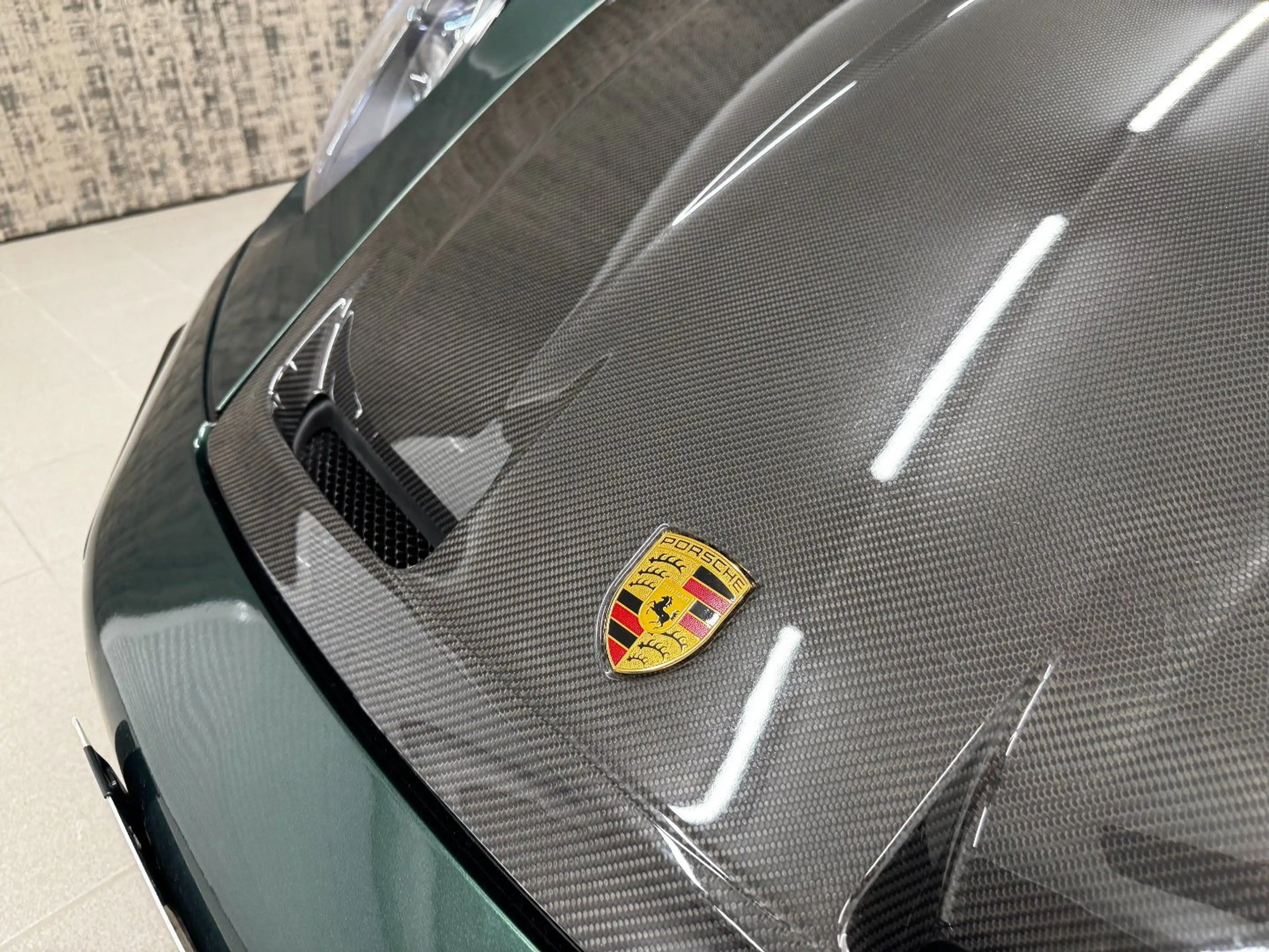Porsche 911 Turbo S 992 — photo 10