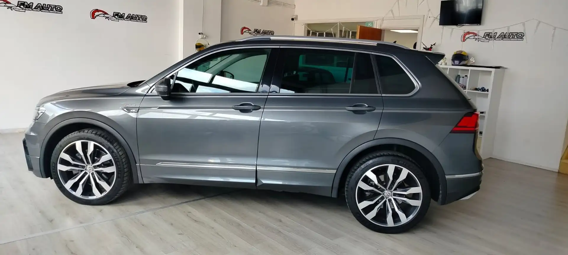 Volkswagen Tiguan 2.0 bitdi Advanced R-Line 4motion 240cv dsg Gris - 2