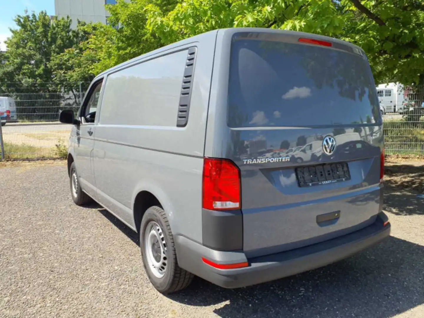 Volkswagen T6.1 Transporter T6.1 Kasten 2.0 TDI PDC+Kamera+Sitzhzl+Klima+App Grau - 2
