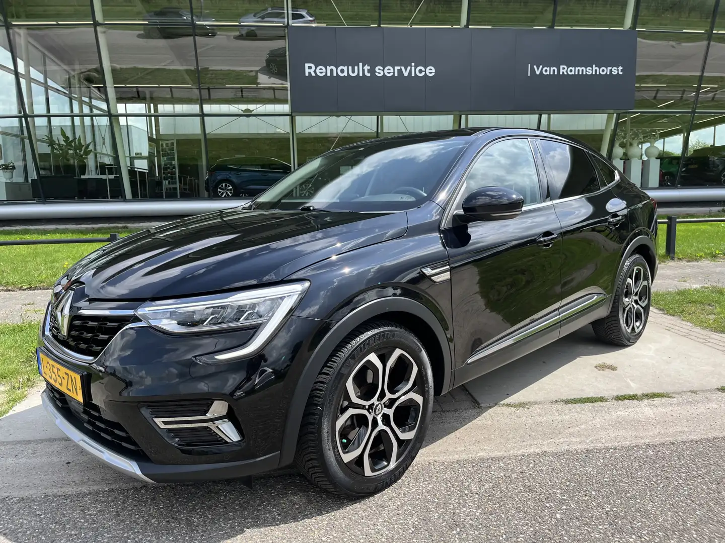 Renault Arkana 1.6 E-Tech Hybrid 145PK Intens / Trekhaak / Dealer Fekete - 1