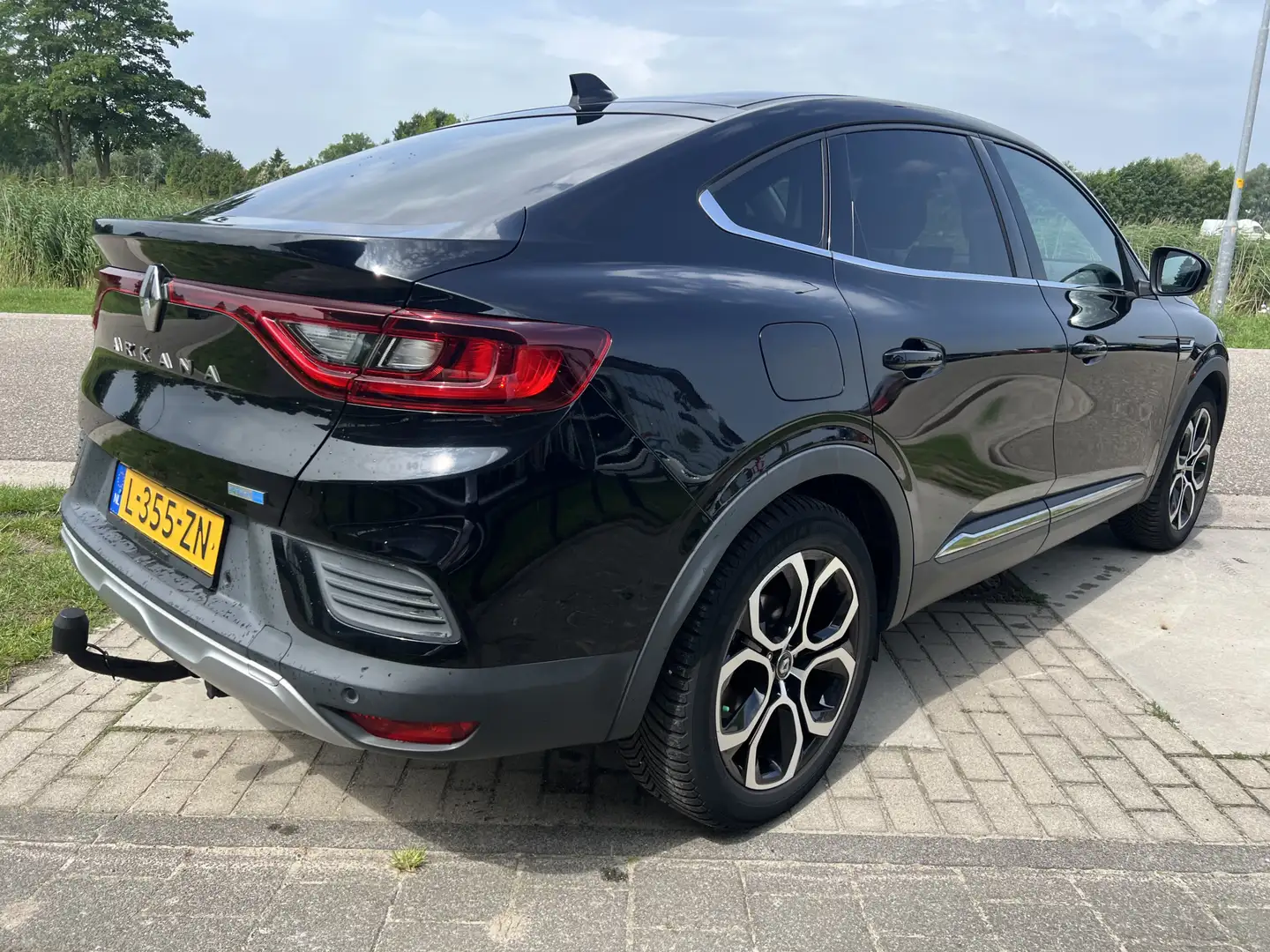Renault Arkana 1.6 E-Tech Hybrid 145PK Intens / Trekhaak / Dealer Zwart - 2
