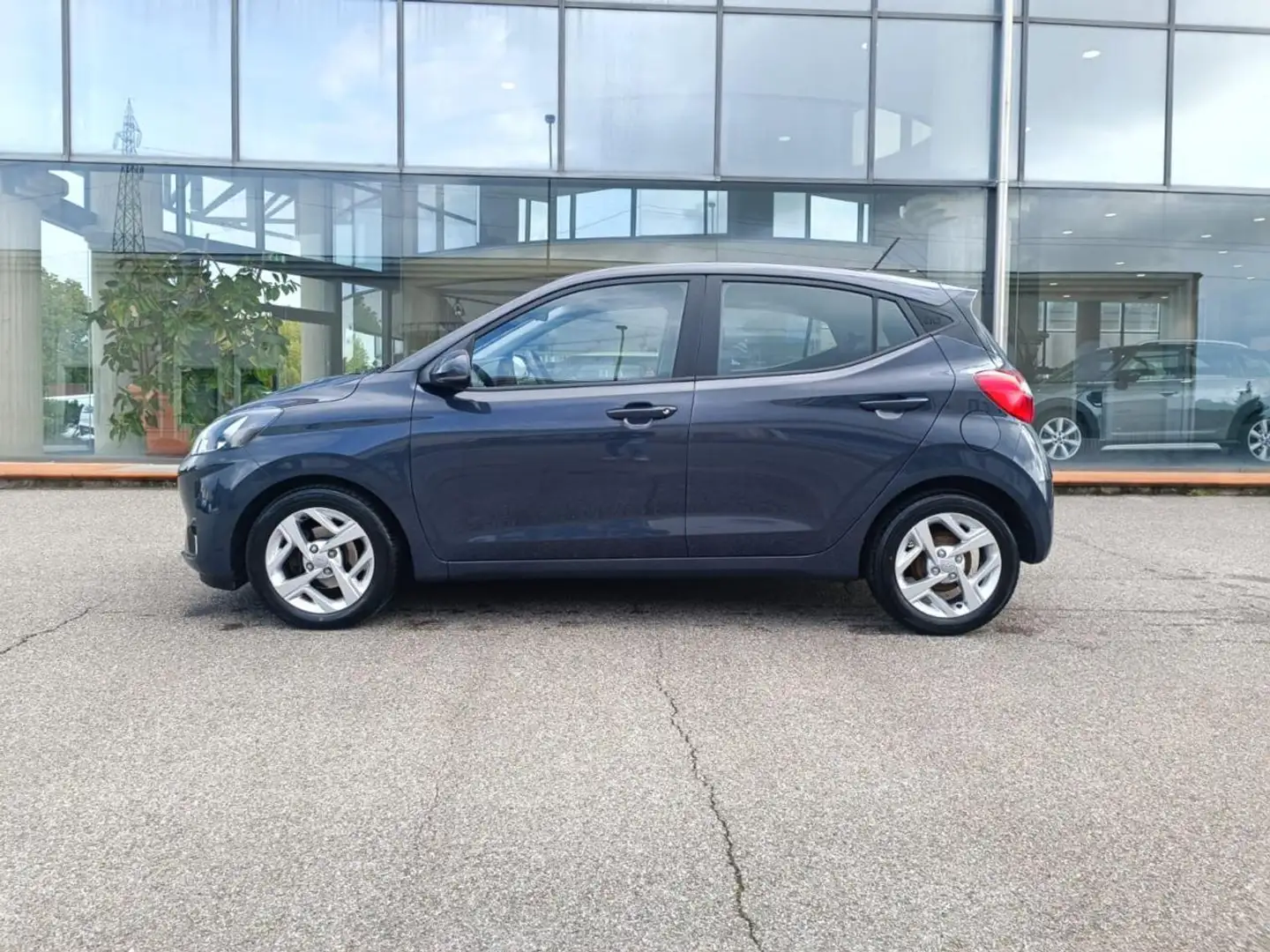 Hyundai i10 1.0 MPI AT Tech Gris - 2