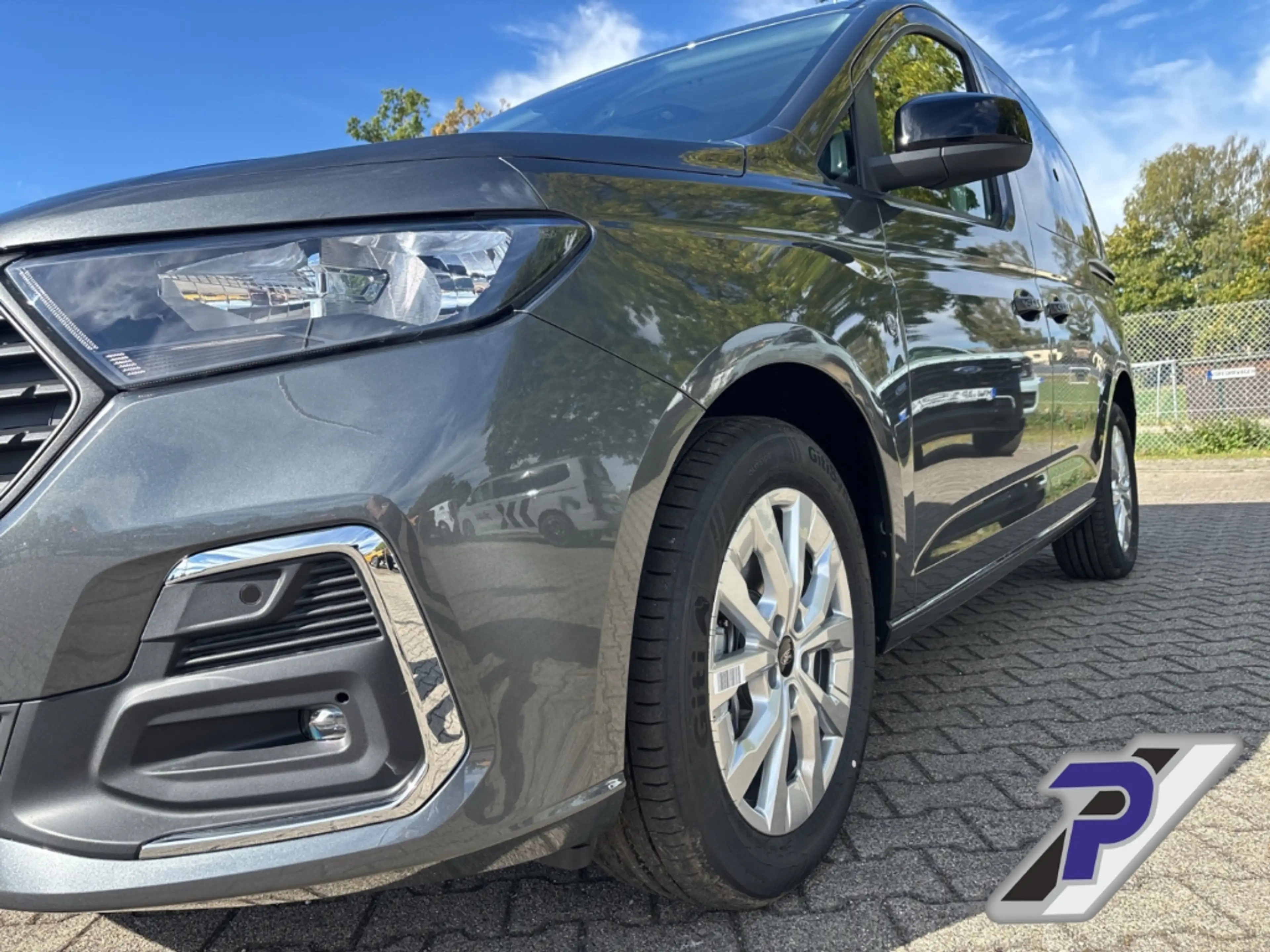 Ford Tourneo Connect Titanium L1 TWA+TEMPOMAT+LM+ Digitales Cockpit ACC — photo 9