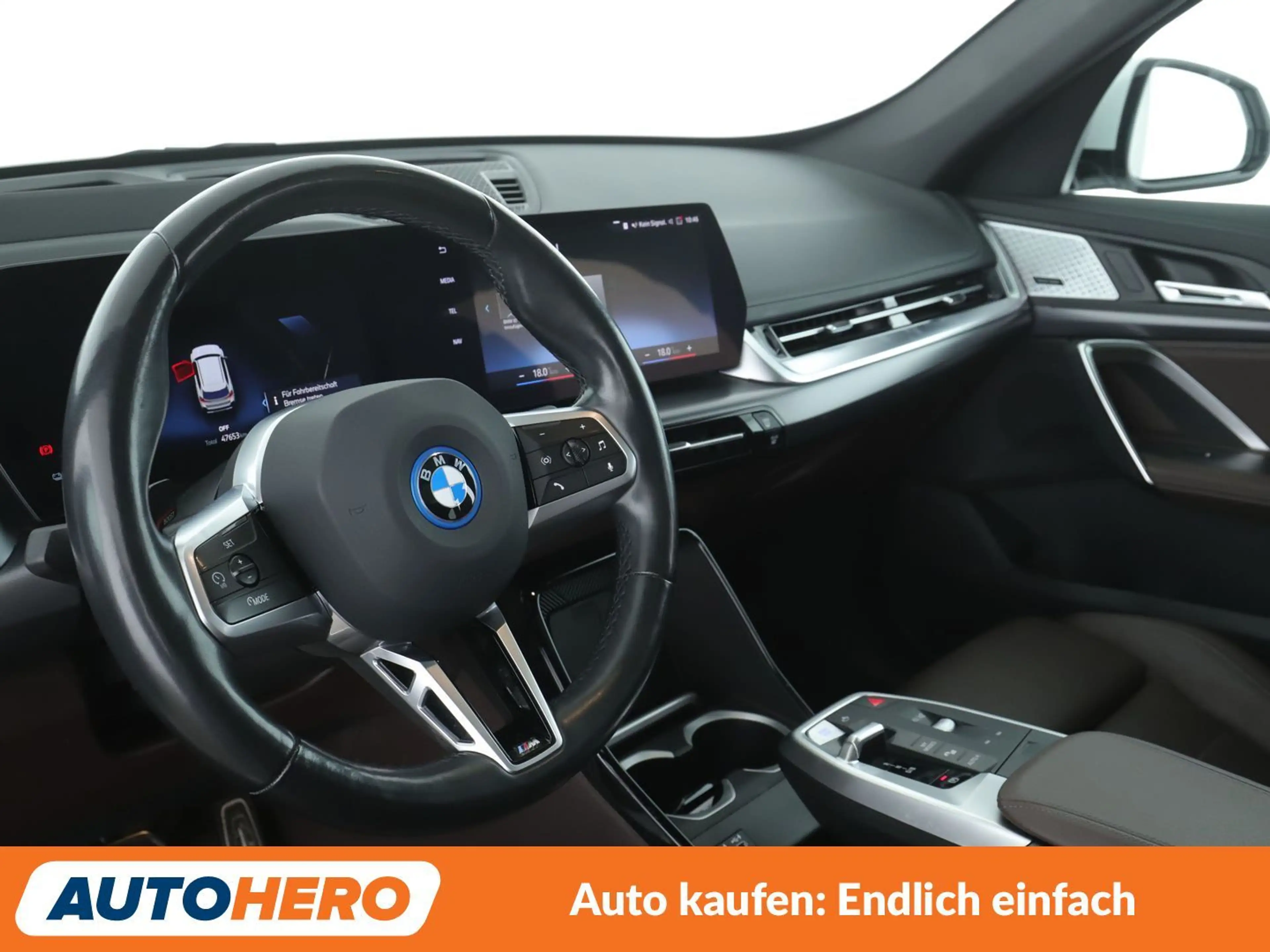 BMW iX1 xDrive 30 M Sport — photo 11