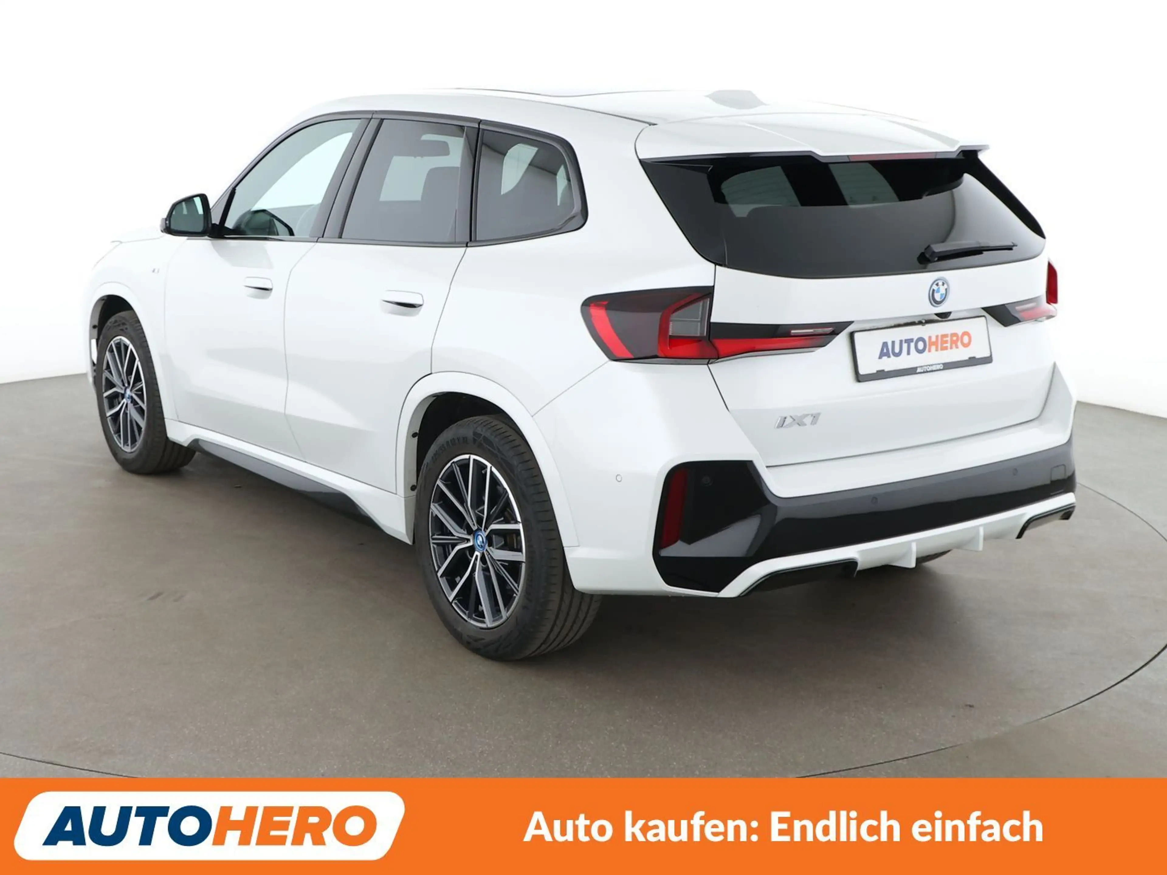 BMW iX1 xDrive 30 M Sport — photo 4