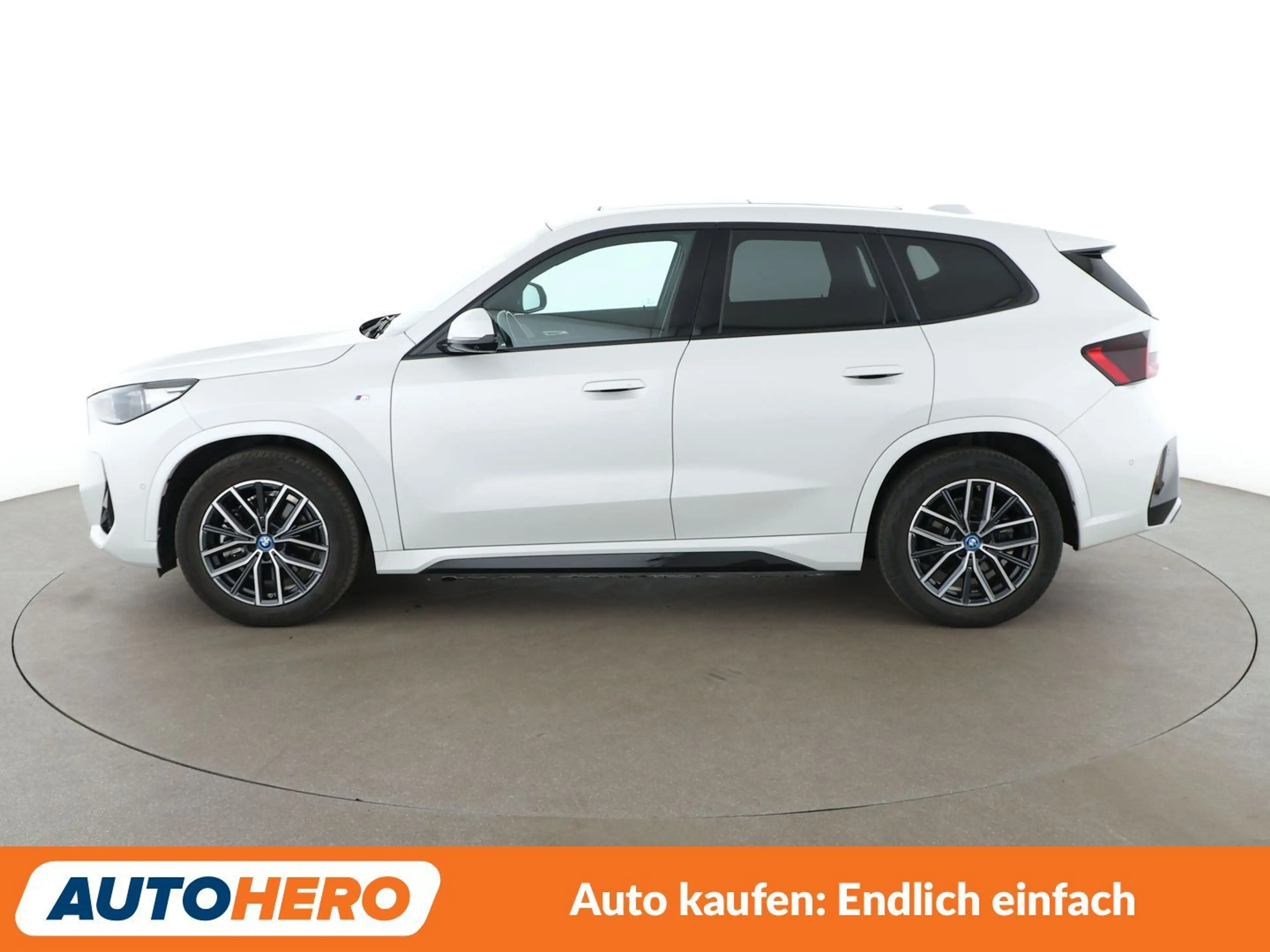 BMW iX1 xDrive 30 M Sport — photo 3