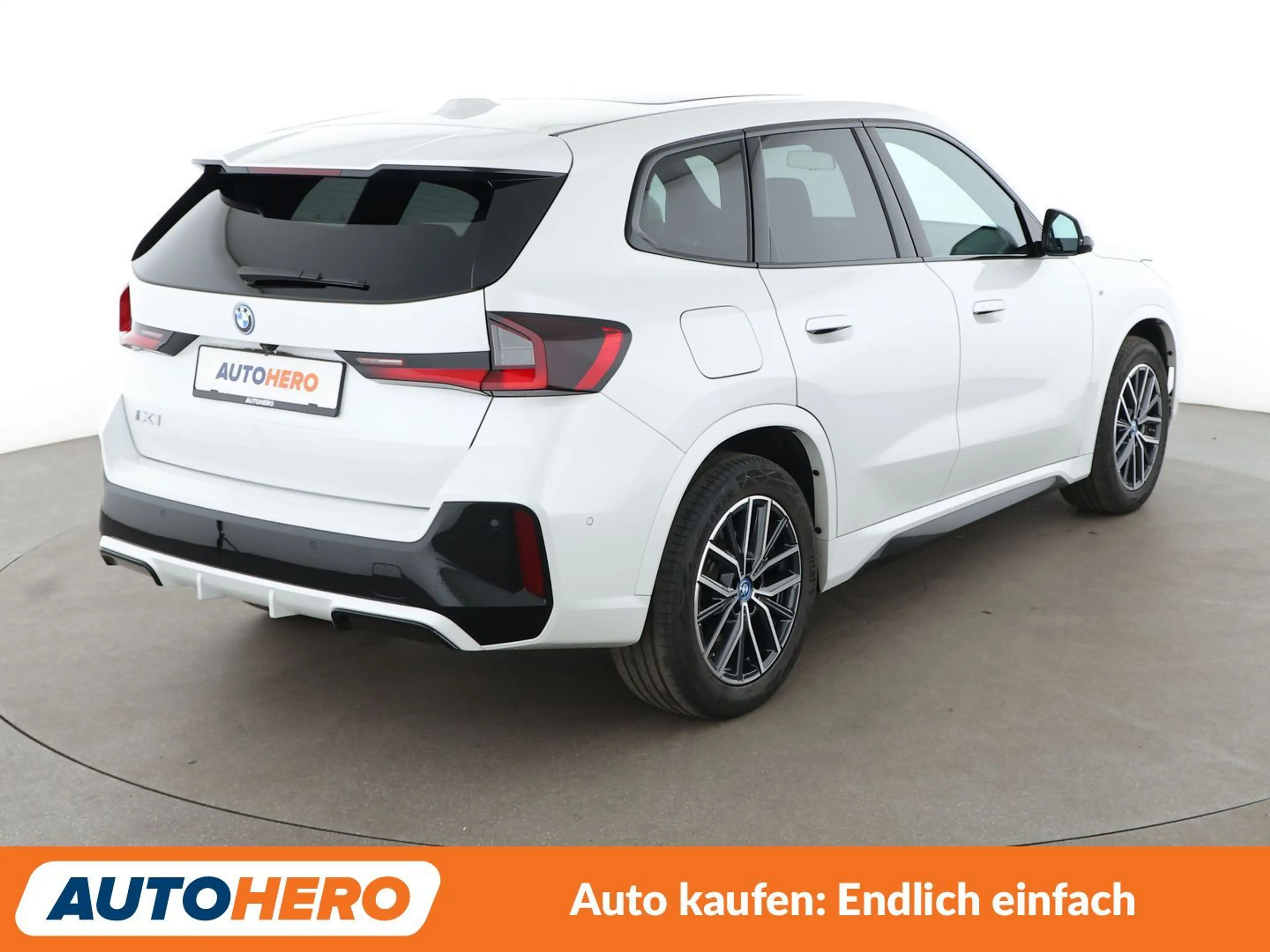 BMW iX1 xDrive 30 M Sport — photo 6