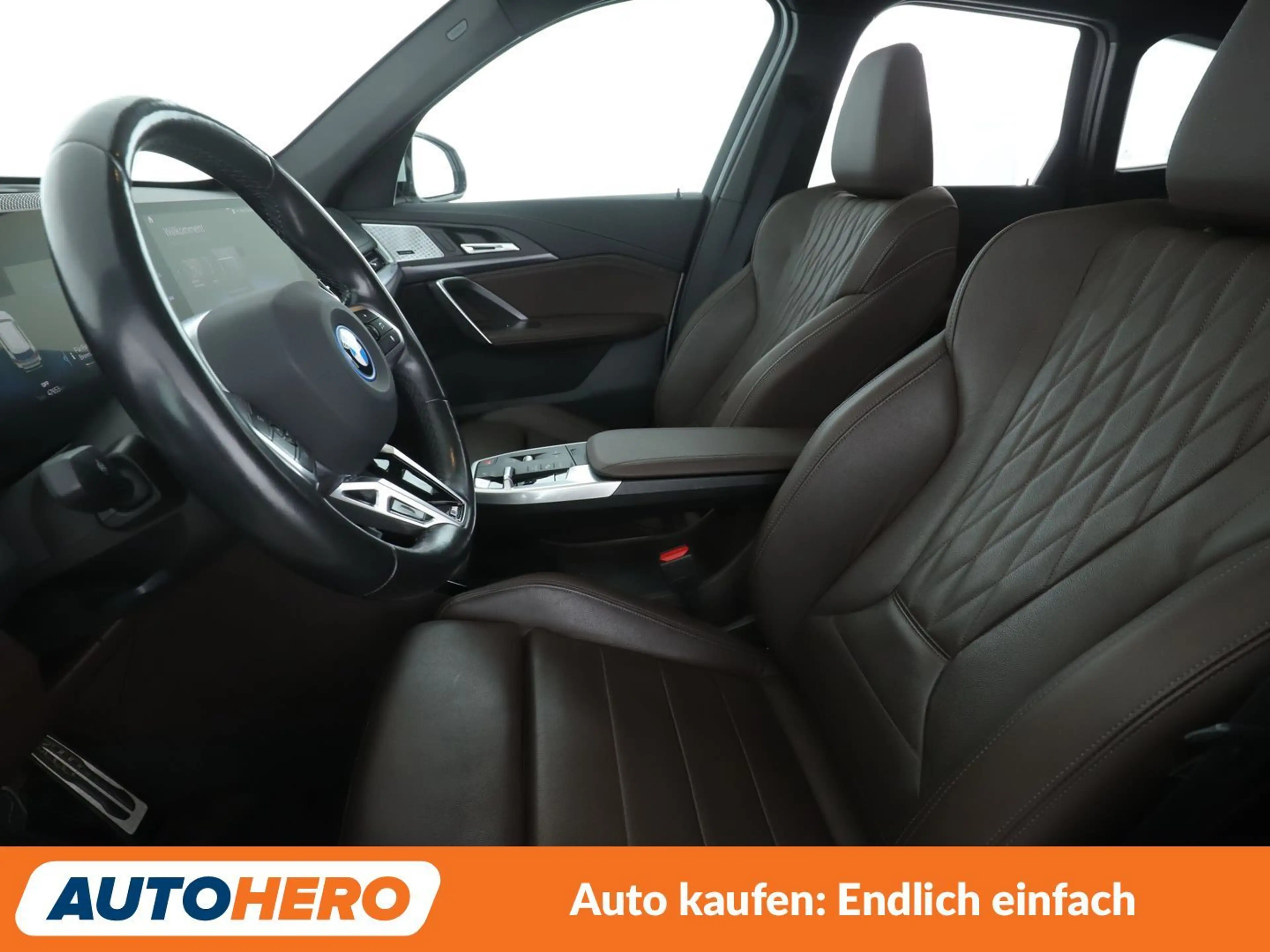 BMW iX1 xDrive 30 M Sport — photo 10
