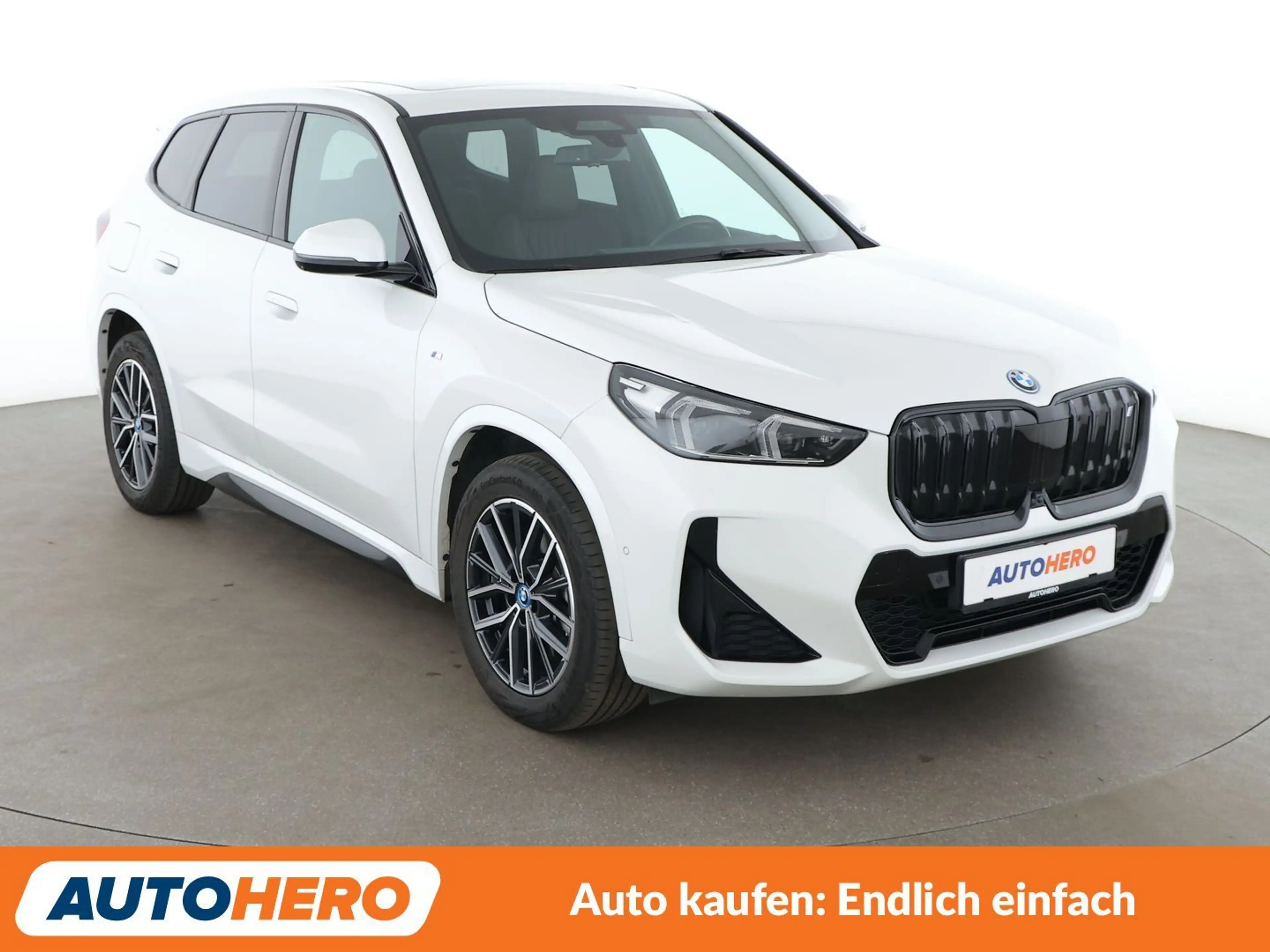 BMW iX1 xDrive 30 M Sport — photo 8