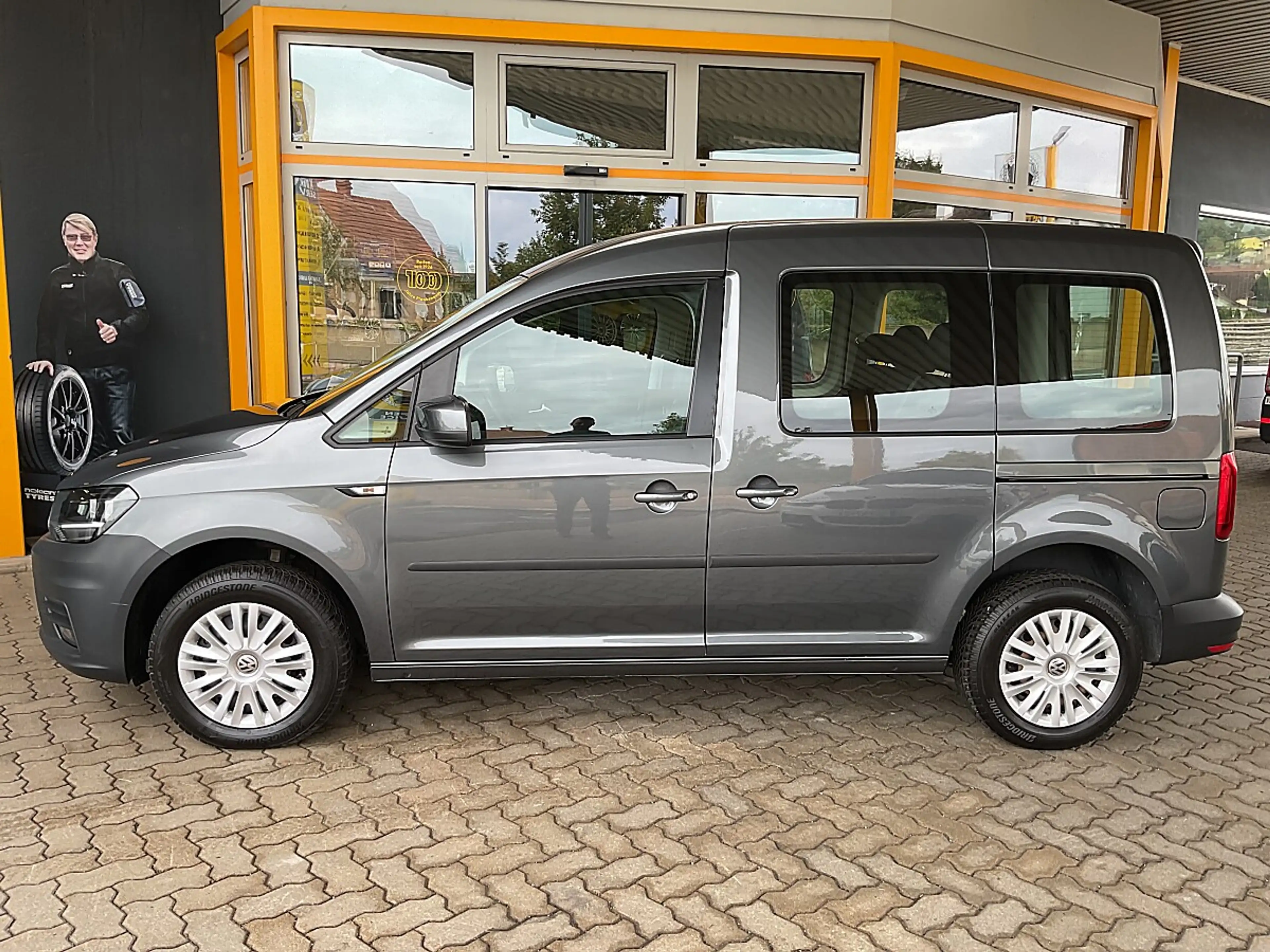 Volkswagen Caddy Kombi Trendline 2,0 TDI**NAVI*PDC** — photo 2