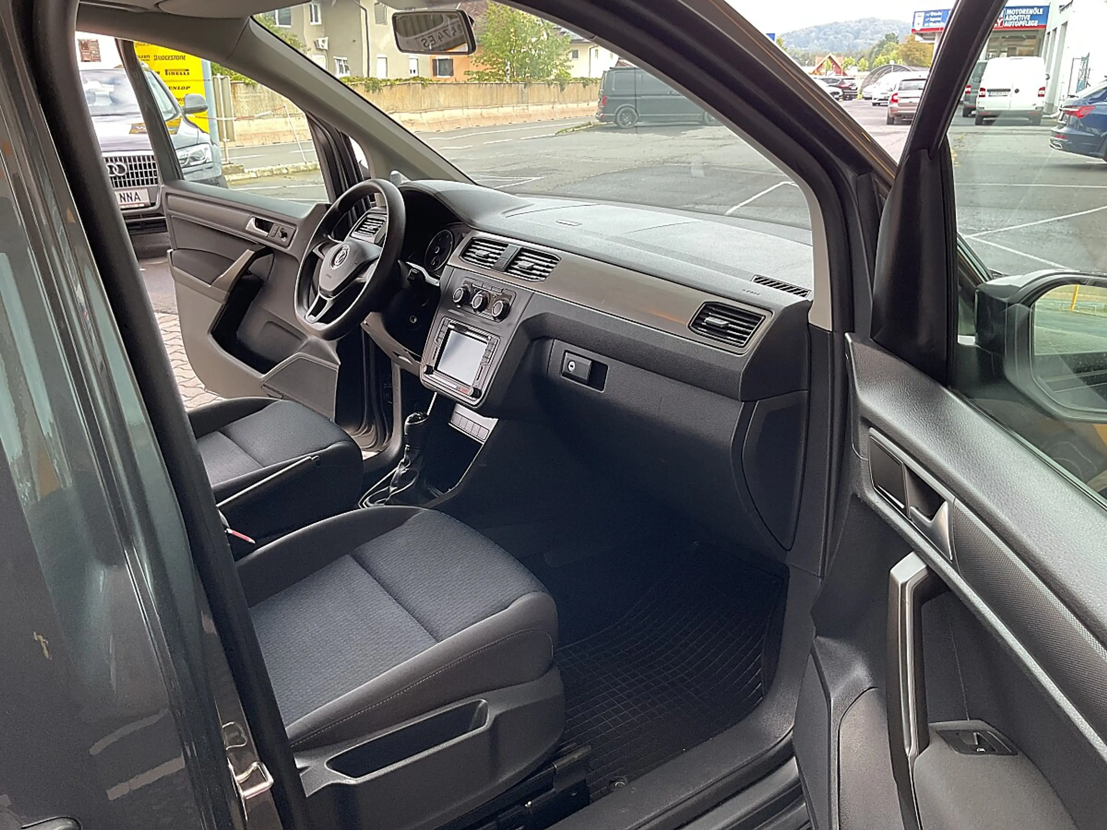 Volkswagen Caddy Kombi Trendline 2,0 TDI**NAVI*PDC** — photo 11