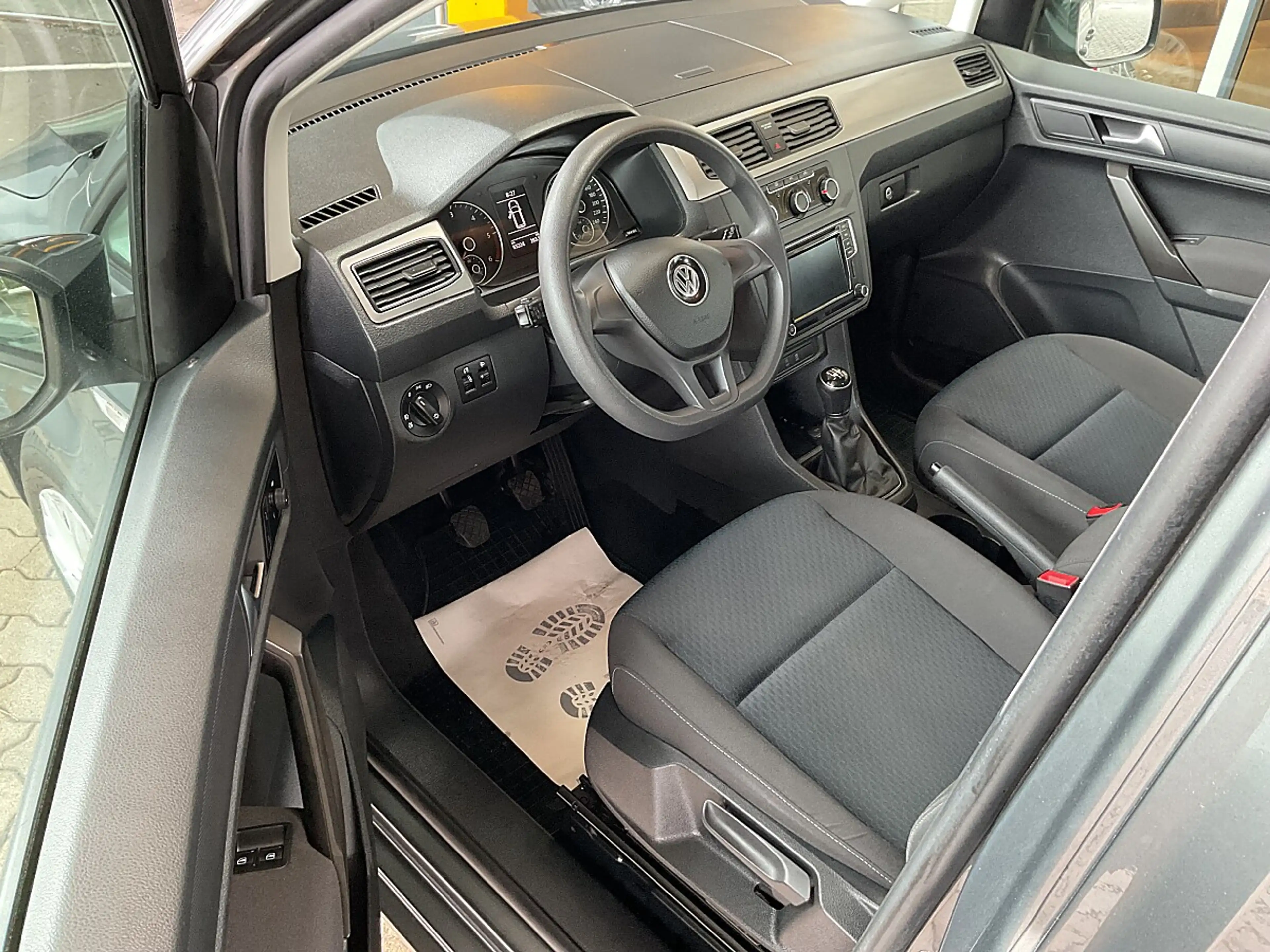 Volkswagen Caddy Kombi Trendline 2,0 TDI**NAVI*PDC** — photo 6