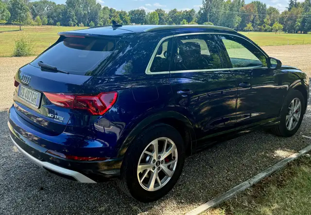 Audi Q3 view 6