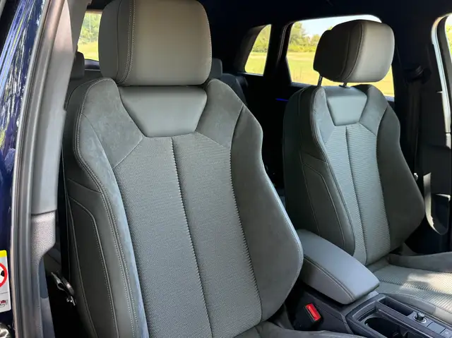 Audi Q3 view 12