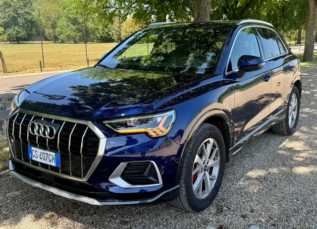 Audi Q3 view 2