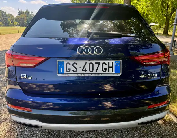 Audi Q3 view 5