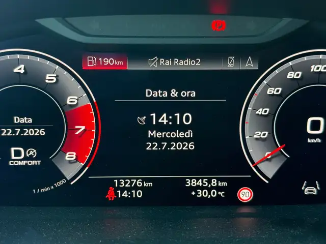 Audi Q3 view 15