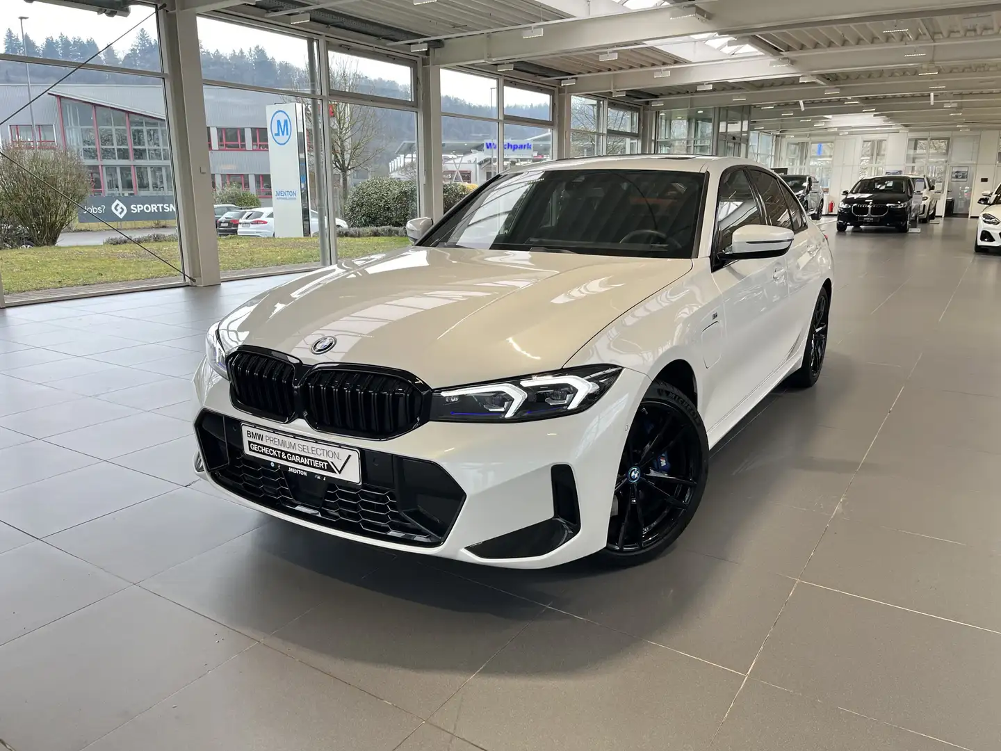 BMW 320 e M Sportpaket Pro ACC/HarmanKardon/Glasdach/M-Spo Weiß - 2