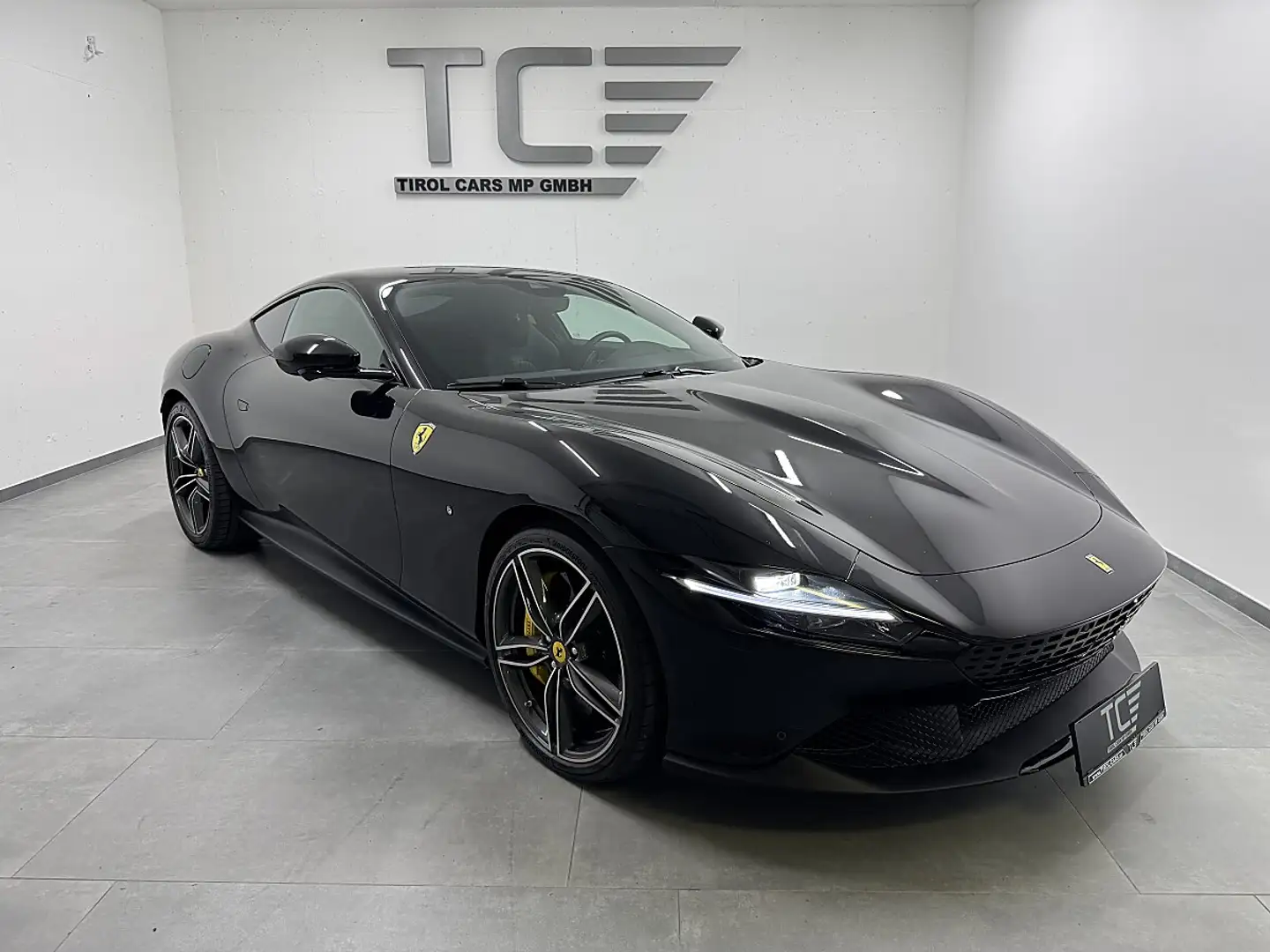 FERRARI Roma