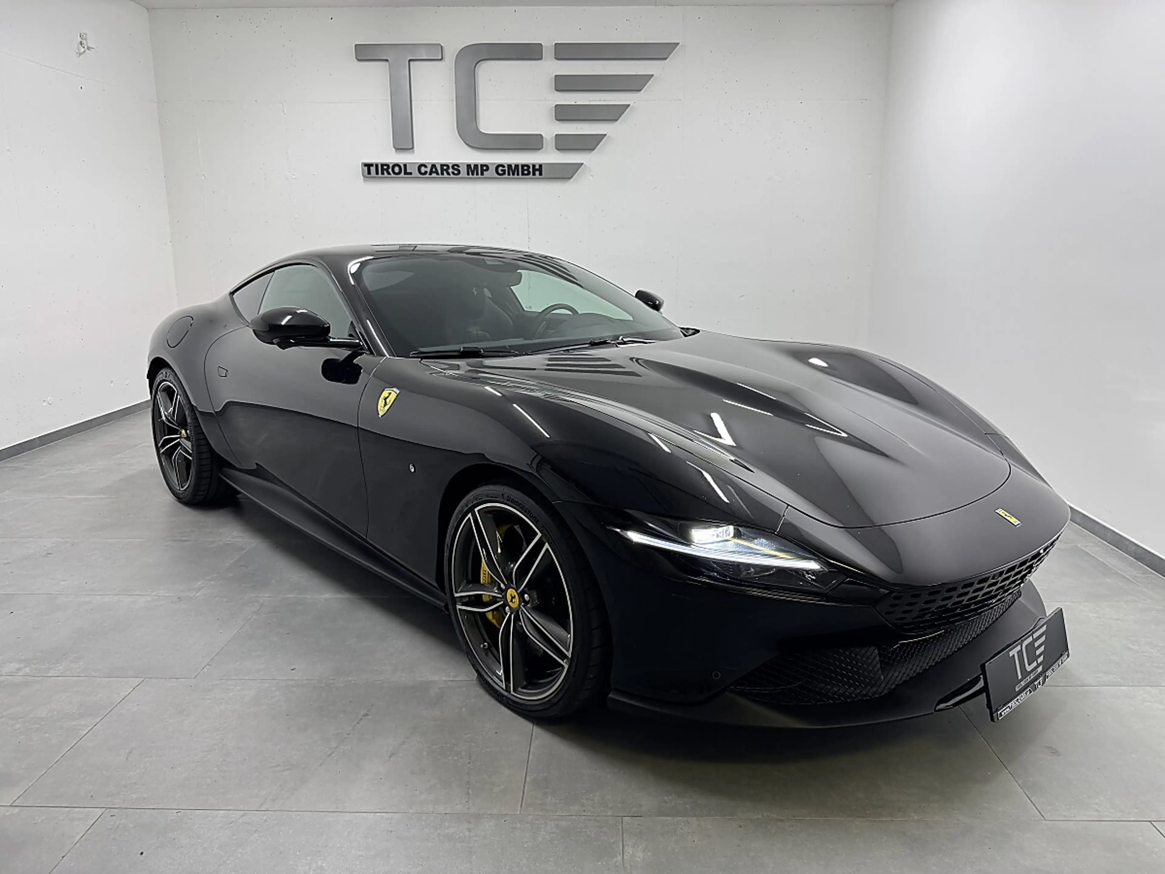 Ferrari Roma Coupe V8, Beifahrerdisplay, Schmiedefelgen, Sit...