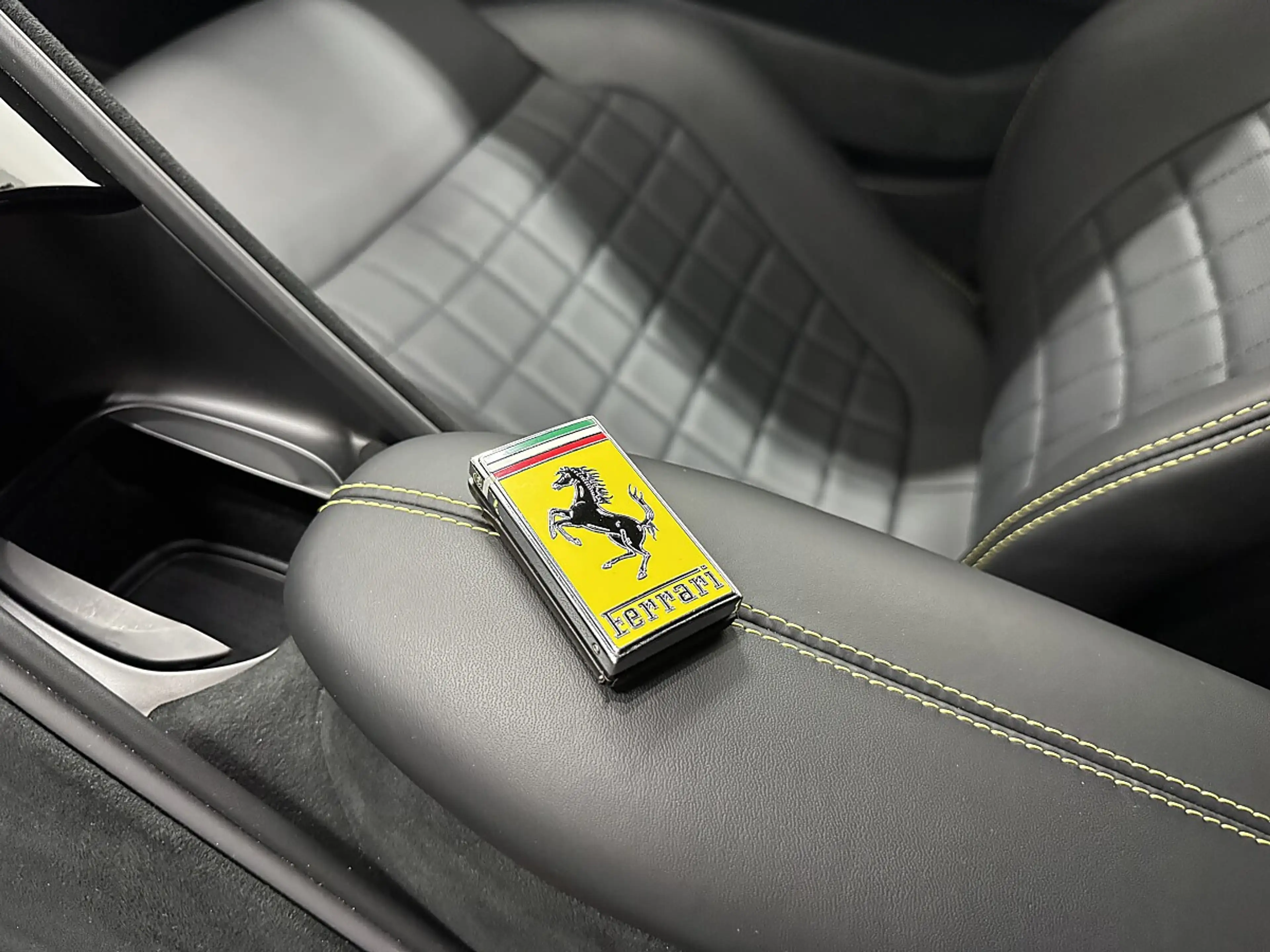 Ferrari Roma Coupe V8, Beifahrerdisplay, Schmiedefelgen, Sit... — photo 11