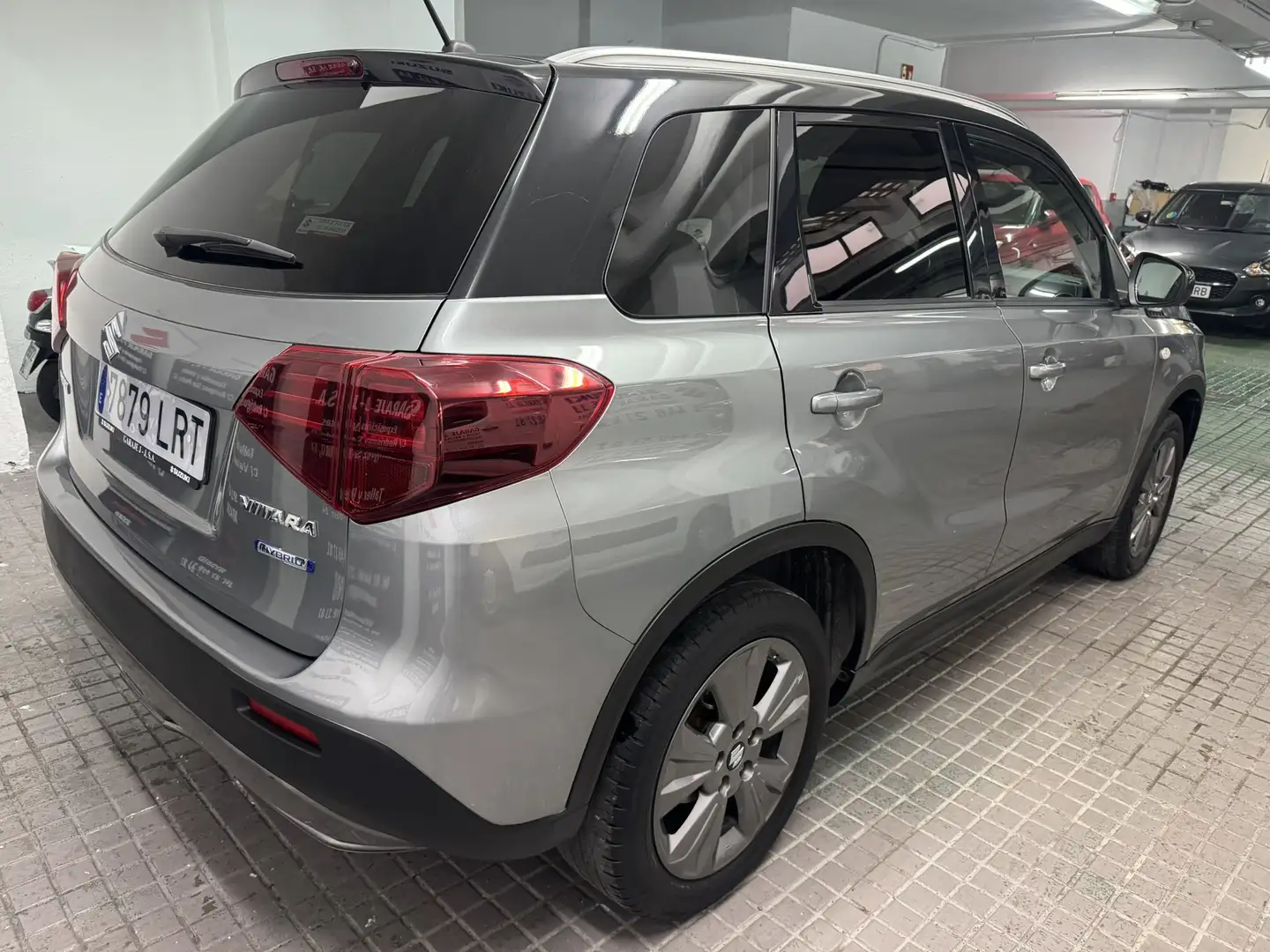 Suzuki Vitara 1.4T GLE Mild Hybrid Gris - 2