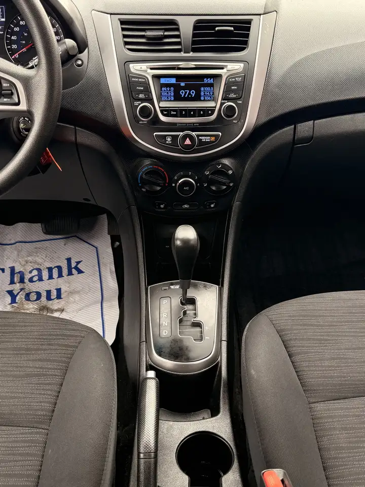 Hyundai ACCENT photo Hyundai ACCENT
