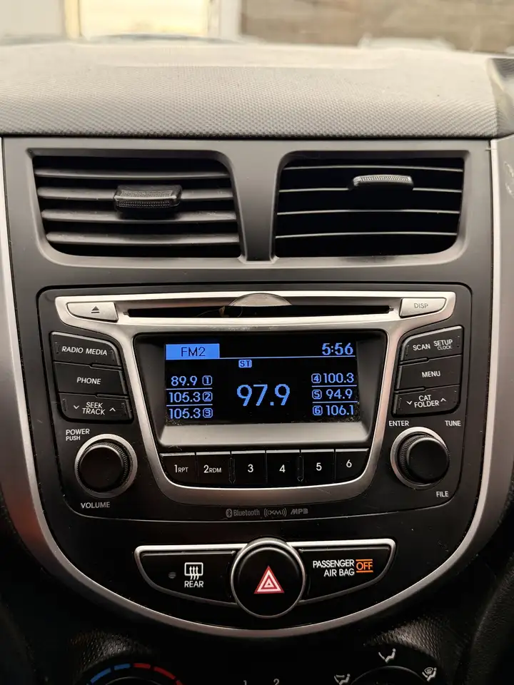 Hyundai ACCENT photo Hyundai ACCENT