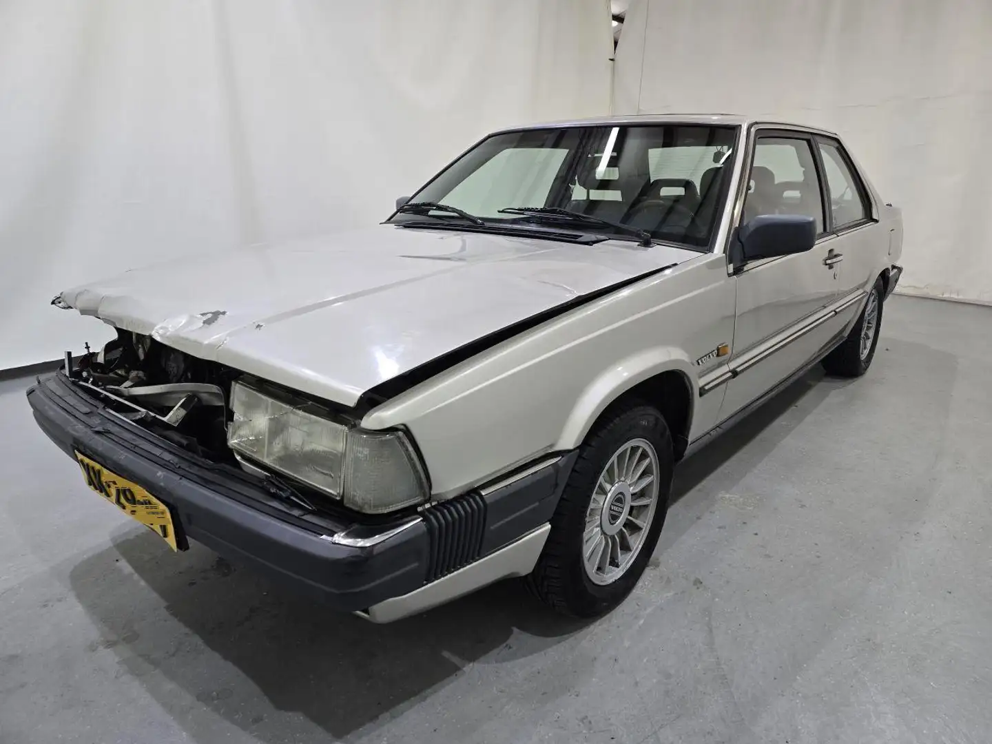 Volvo 780 Bertone 2.8 Coupe 108Kw AUT LEDER NAP Grau - 1