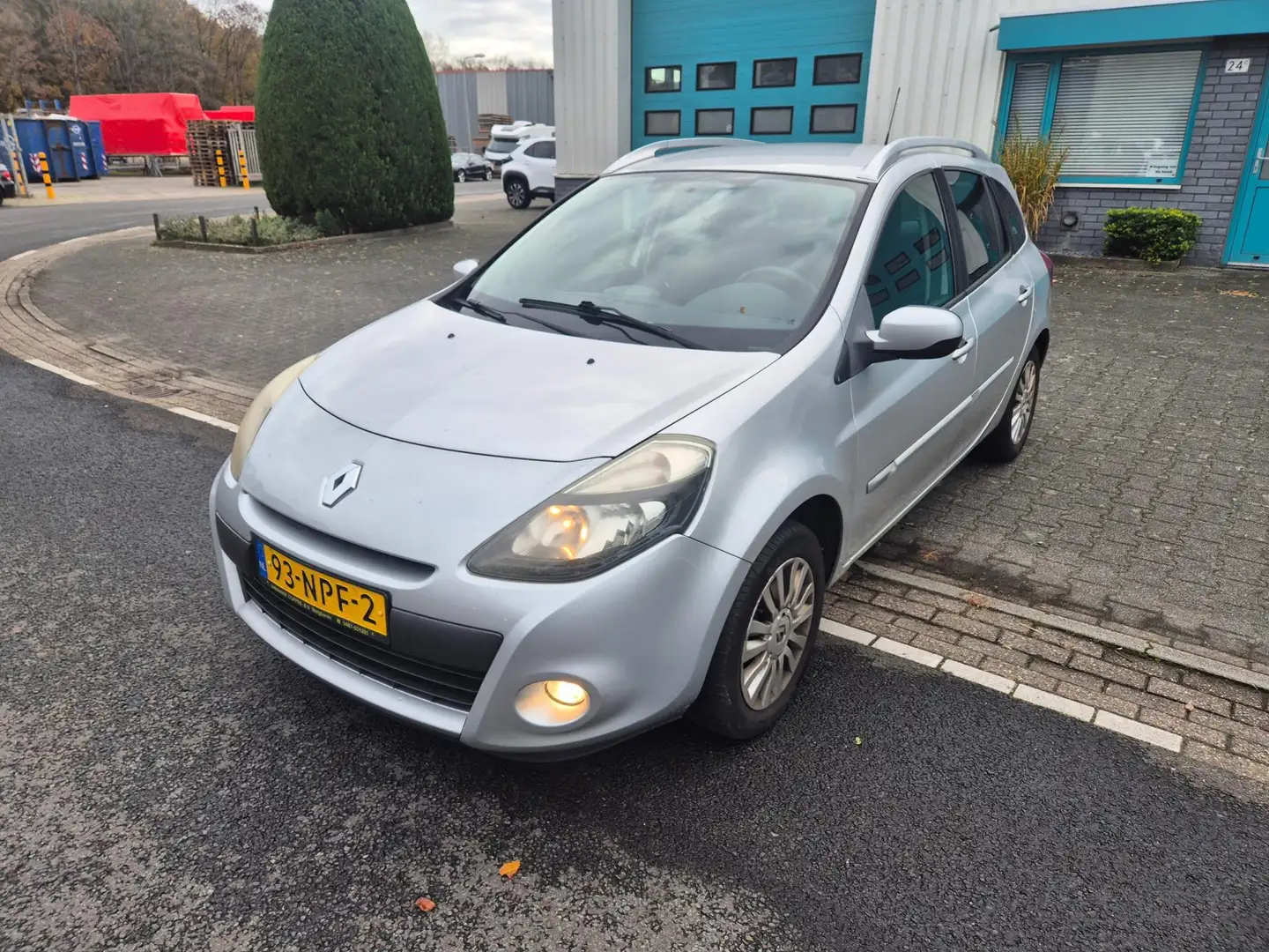 Renault Clio Estate 1.2 TCE Collection Airco Apk 02-26 Grijs - 1