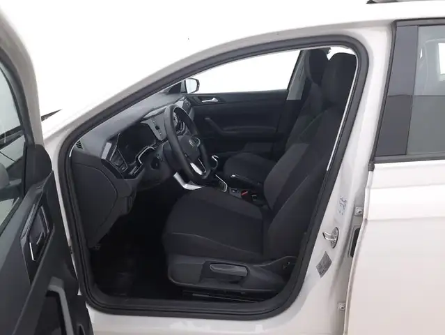 Volkswagen Polo view 10