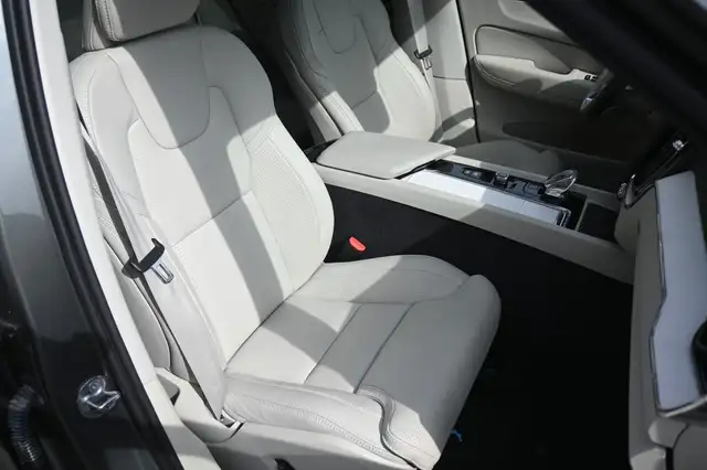 Volvo XC60 view 6