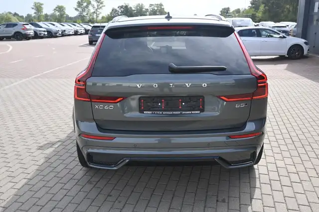 Volvo XC60 view 7
