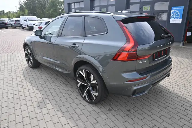 Volvo XC60 view 10