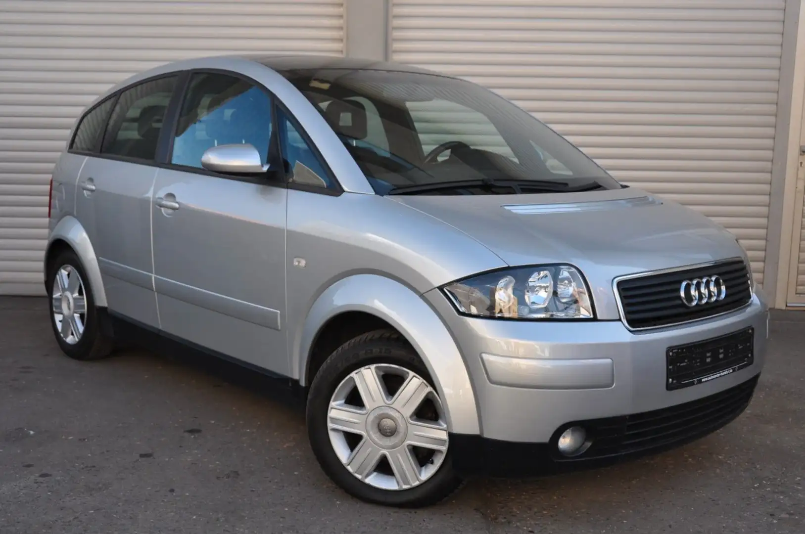 Audi A2 1.4 TDI Rentner Fahrzeug Silber - 2