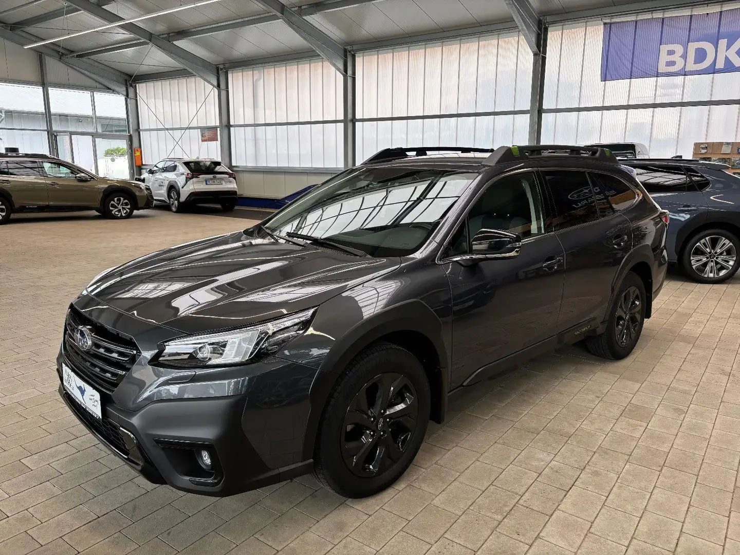 Subaru OUTBACK Edition Exclusive Cross Grau - 2