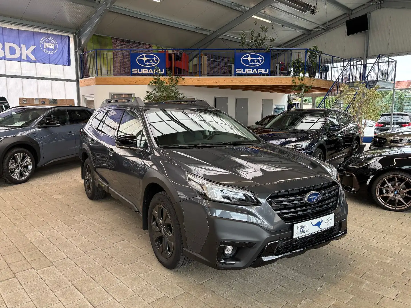 Subaru OUTBACK Edition Exclusive Cross Grau - 1