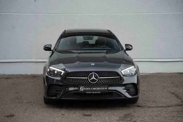 Mercedes-Benz 300 view 3