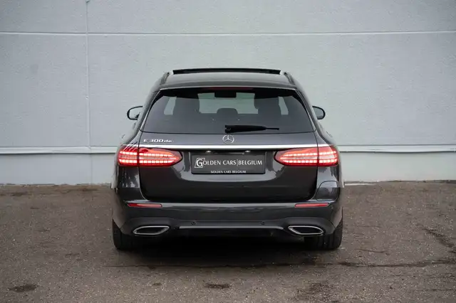 Mercedes-Benz 300 view 7