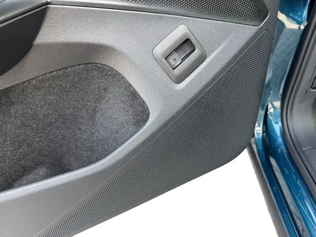 Volkswagen Tiguan view 11