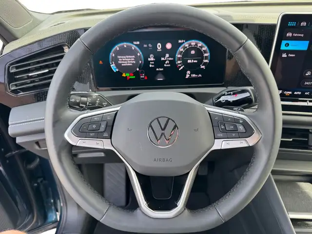 Volkswagen Tiguan view 13