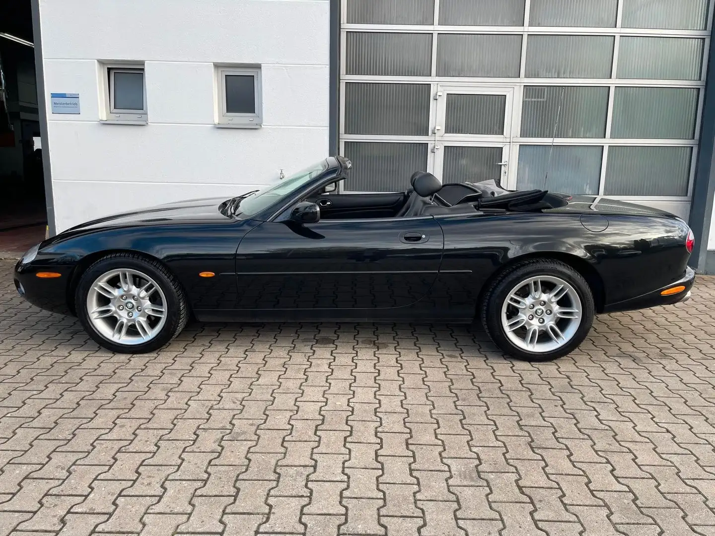 Jaguar XK8 Cabriolet Facelift/2.Hd/SHZ/PDC/TEMPOMAT/... Noir - 2